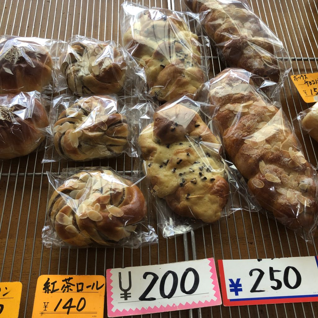吹田市旭通商店街にあるパン屋カナールの菓子パン