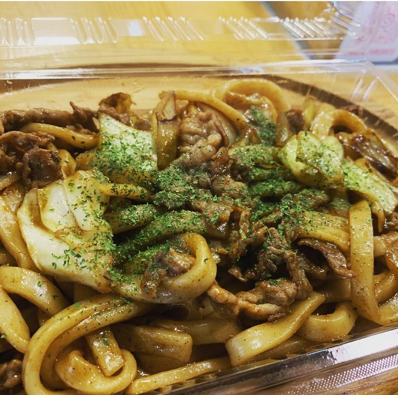 吹田市の旭通商店街にある居酒屋FURUSATOのカレー焼うどん